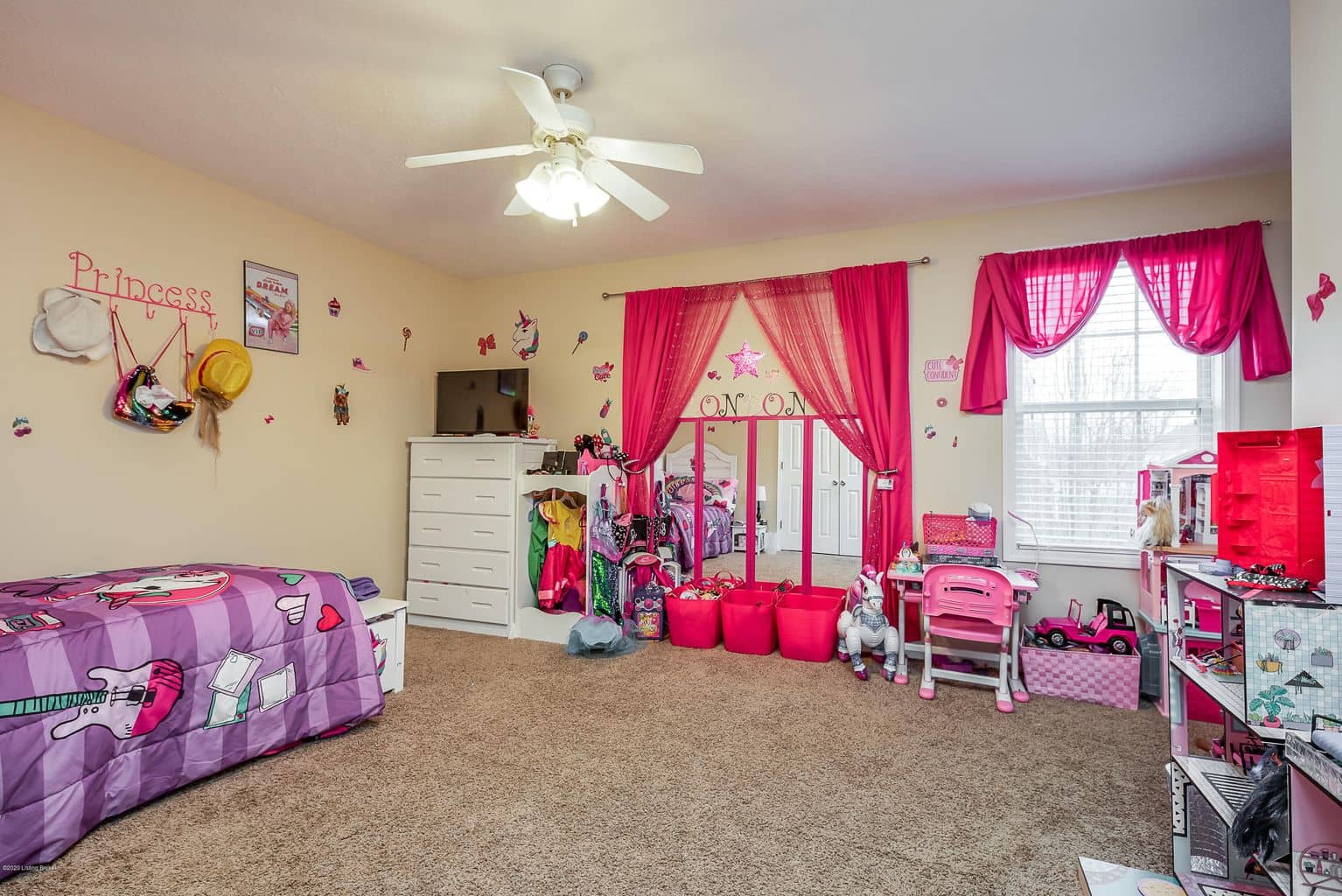 bold kids bedroom before staging