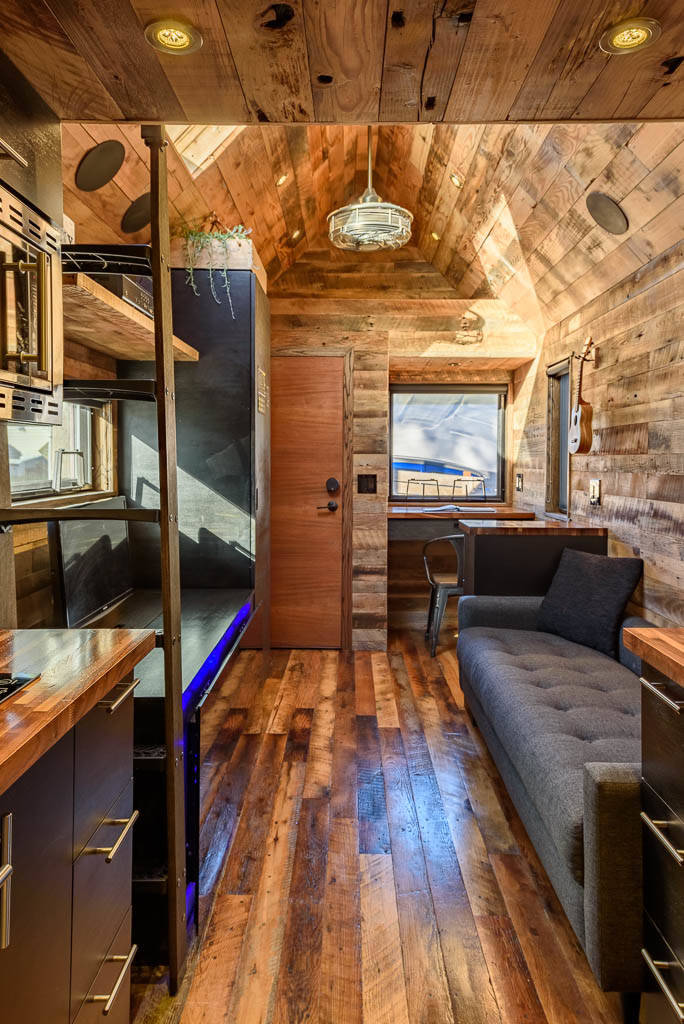 Take a photo tour of Tipsy, the rustic tiny house | Stuccco